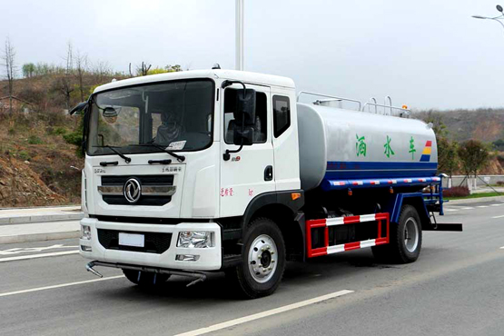 怎樣排除灑水車柴油機(jī)過早、過遲的噴油現(xiàn)象？