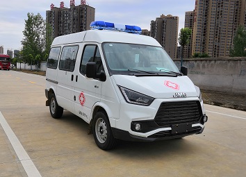 程力威牌CLW5042XJHCD6型救護(hù)車